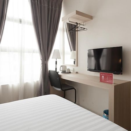 Zen Rooms Sungai Besi クアラルンプール エクステリア 写真