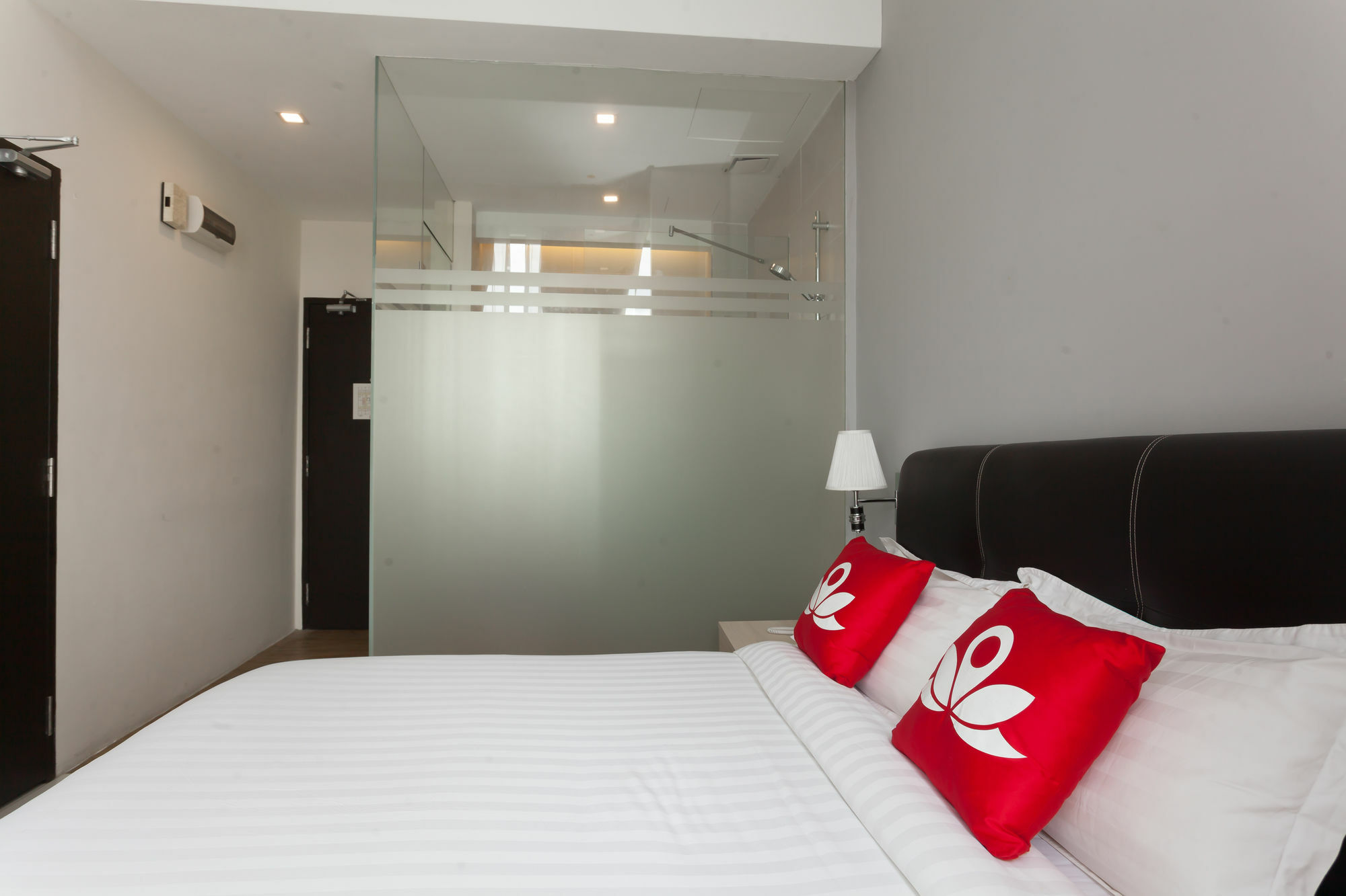 Zen Rooms Sungai Besi クアラルンプール エクステリア 写真